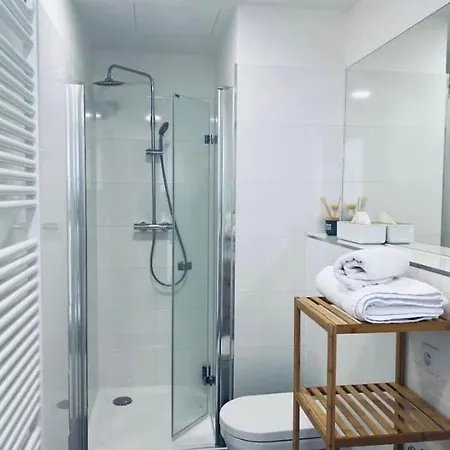 Cute With Gym, Rooftop Terraces And Laundry Appartement Prague
