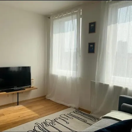 Cute With Gym, Rooftop Terraces And Laundry شقة براغ