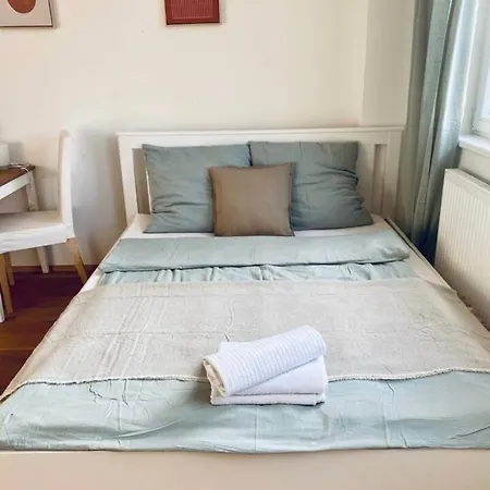 Cute With Gym, Rooftop Terraces And Laundry Appartement