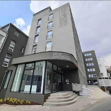 شقة Cute With Gym, Rooftop Terraces And Laundry براغ